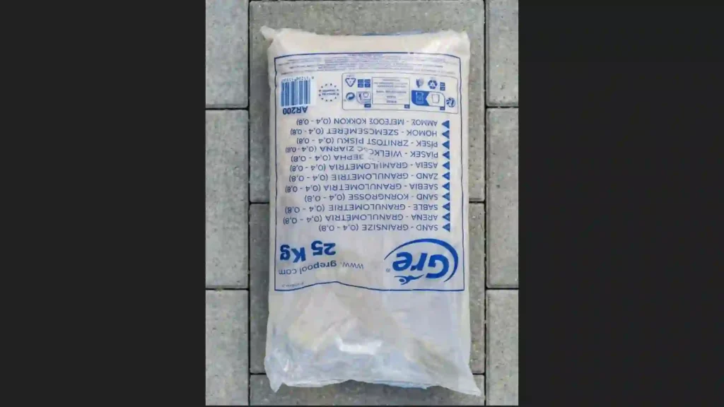 Sac de sable de piscine utilisé comme couche de finition pour un sol nutritif aquarium en méthode Walstad.